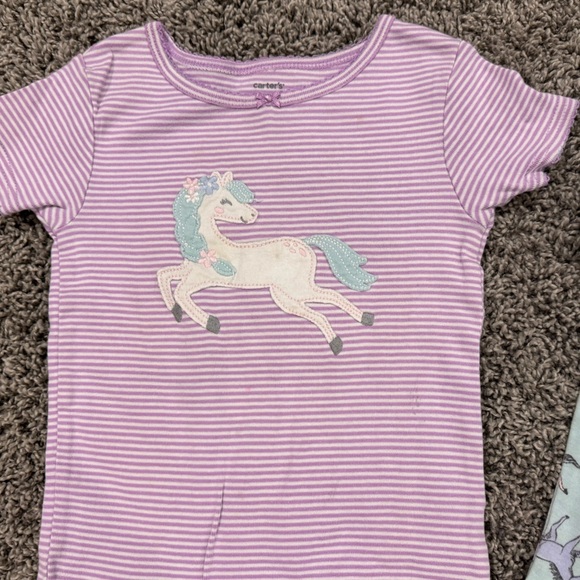 4 piece Carter’s unicorn girls pajama bundle, size 4 - Picture 4 of 8